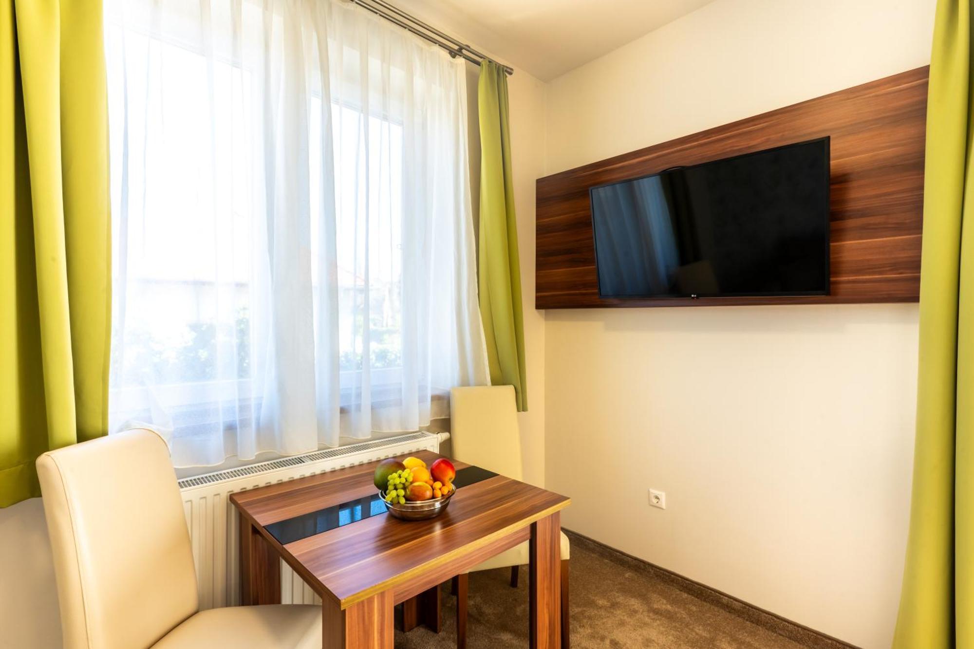 B&B Lajta Park Mosonmagyarovar Luaran gambar